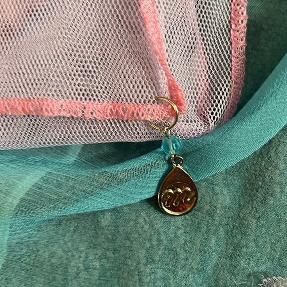 *3 for $10* Artistic blue ombré scarf with net bag - Picture 7 of 8